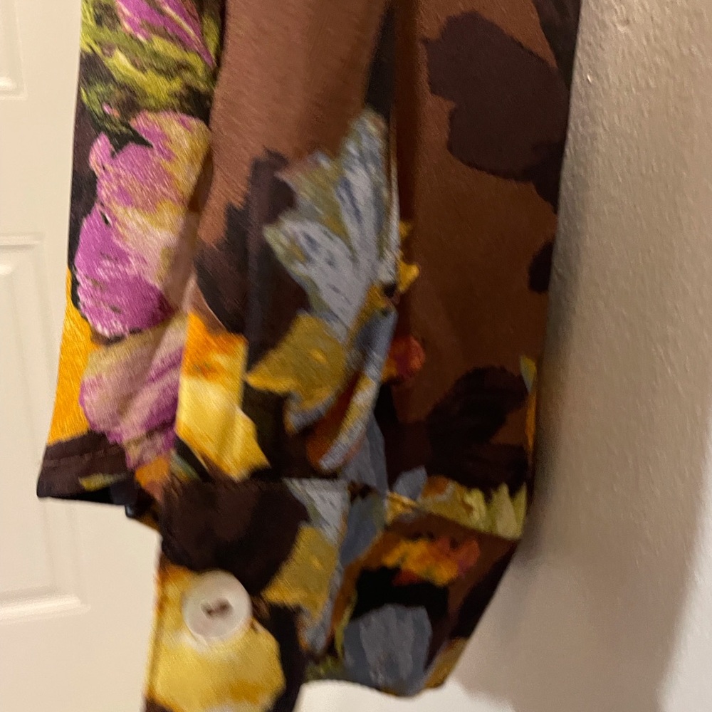 Vibrant Floral Button-Up Blouse size XL fall colors - Picture 6 of 6